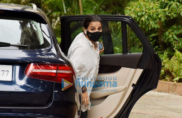 photos vidya balan snapped in juhu 1