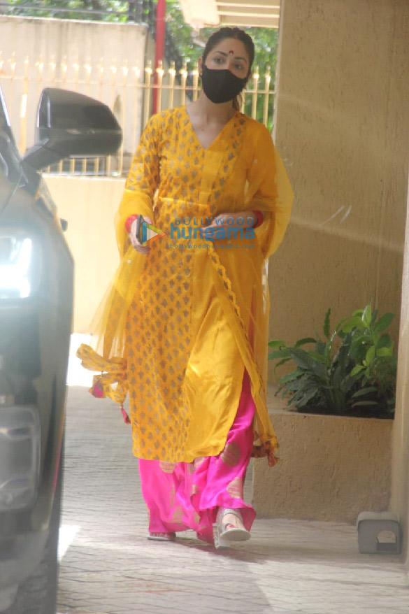 Photos: Yami Gautam spotted in Bandra Photos: Yami Gautam spotted in Bandra