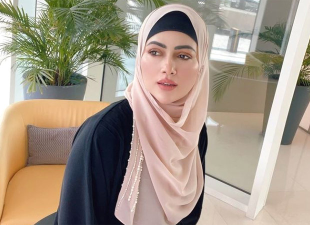 Sana Khan gets mocked for hiding behind a hijab; she responds