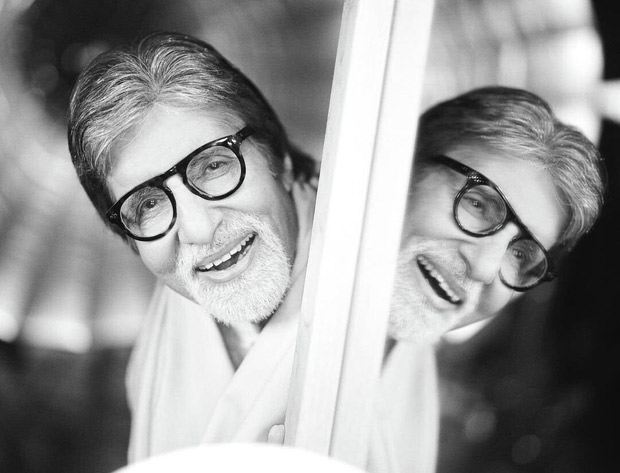 Amitabh Bachchan surprises his fans with a beautiful monochromatic post-pack-up shot captured by Avinash Gowariker