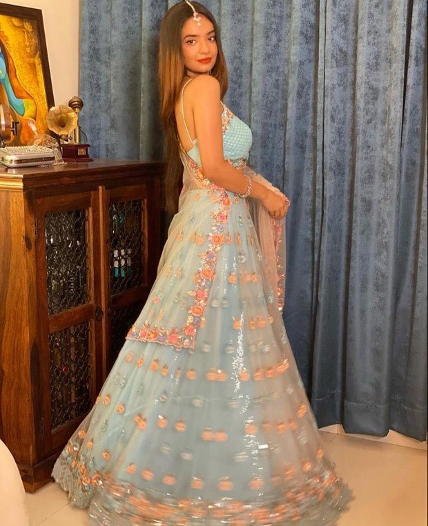 Anushka Sen looks stunning in ice blue lehenga for the wedding reception of Rahul Vaidya and Disha Parmar