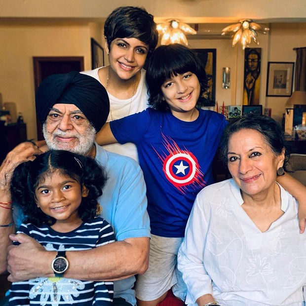 "Grateful for my Family and all the love, support and kindness", said Mandira Bedi as she expressed her gratitude towards her family
