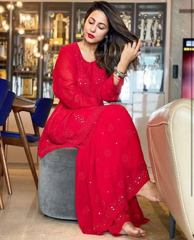Hina Khan celebrates Eid in fiery red chikankari gharara worth Rs. 6000 Hina Khan celebrates Eid in fiery red chikankari gharara worth Rs. 6000