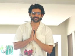 Kartik Aaryan spotted at his residence