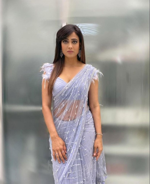 Khatron Ke Khiladi 11 star Shweta Tiwari looks riveting in ice blue embellished saree worth Rs. 90,000 for Rahul Vaidya - Disha Parmar's wedding reception