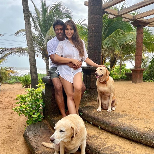 Kim Sharma and Leander Paes spark dating rumours as they get cosy during Goa vacation