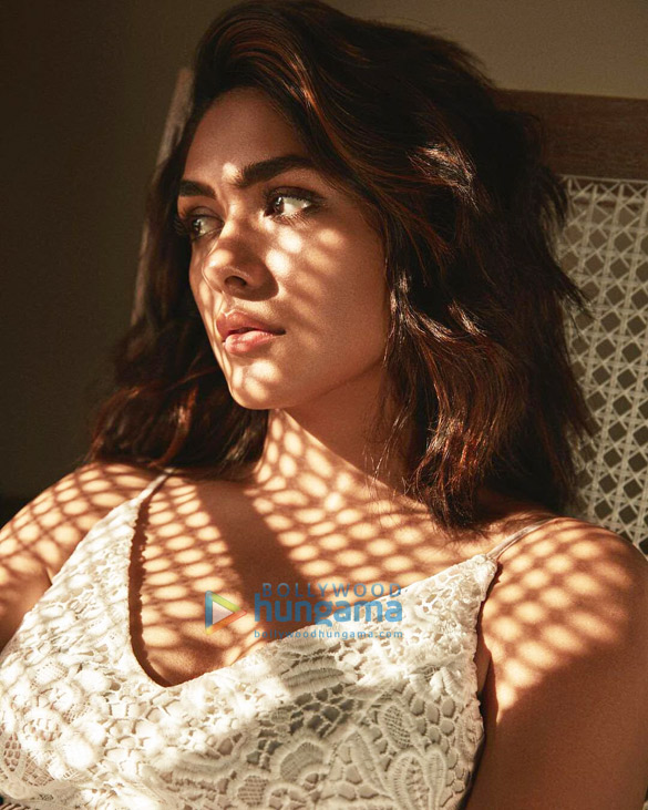 mrunal thakur 14