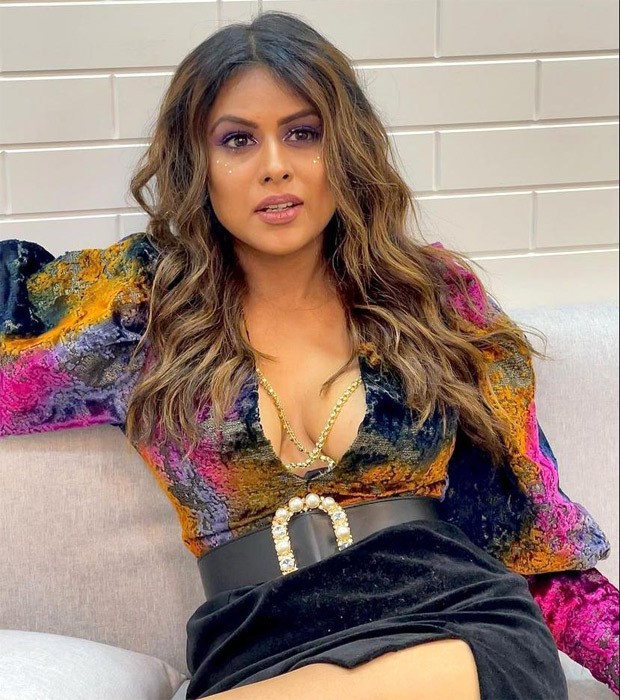 Nia Sharma looks smokin' hot in plunging neckline printed top and mini skirt