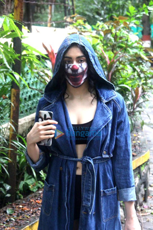 photos adah sharma spotted in bandra 1 4