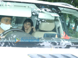 Photos: Aditi Rao Hydari snapped at a salon in Juhu