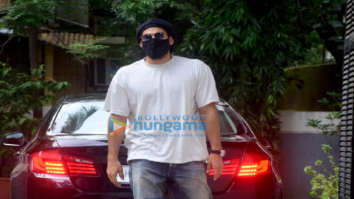 Photos: Aditya Roy Kapur spotted at a clinic in Khar
