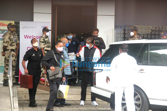 photos amitabh bachchan snapped at the airport in kalina 3