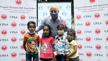 Photos: Anupam Kher distributes ration to CPAA cancer patients through his Foundation