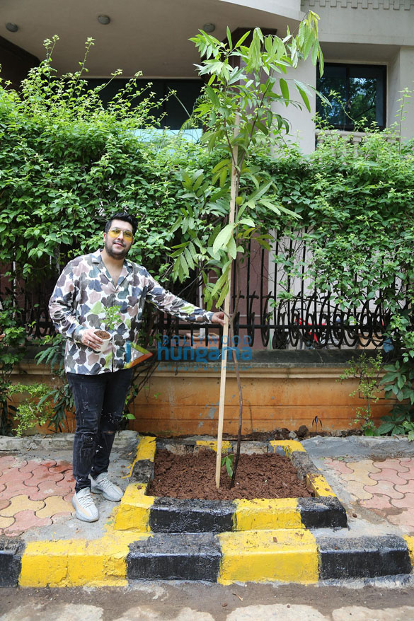 photos bappa b lahiri dr mickey mehta and rupali suri join bmcs be a tree parent mega vriksha campaign 2