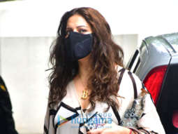 Photos: Bipasha Basu spotted in Bandra