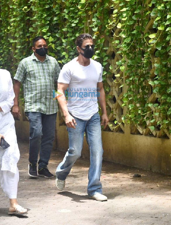 Photos: Celebs arrives at Dilip Kumar’s residence to pay their last respects Photos: Celebs arrives at Dilip Kumar’s residence to pay their last respects