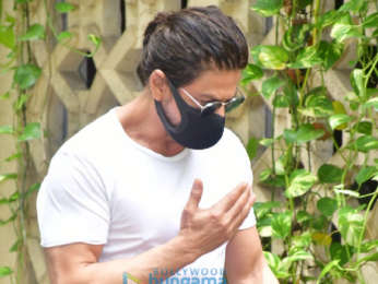 Photos: Celebs arrives at Dilip Kumar's residence to pay their last respects