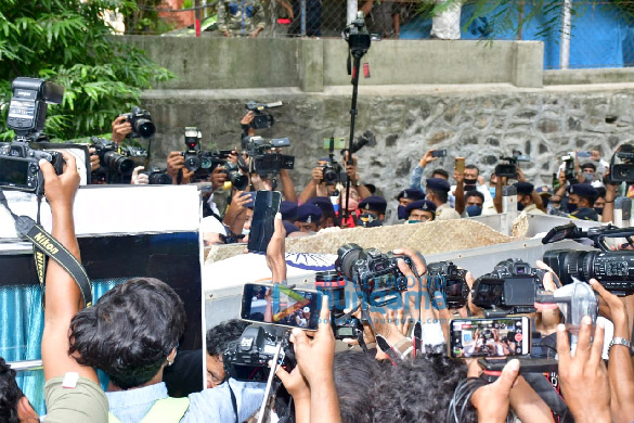 photos celebs snapped at last rites of dilip kumar 3