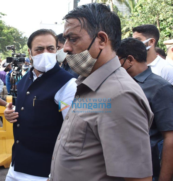 photos celebs snapped at last rites of dilip kumar 987 3