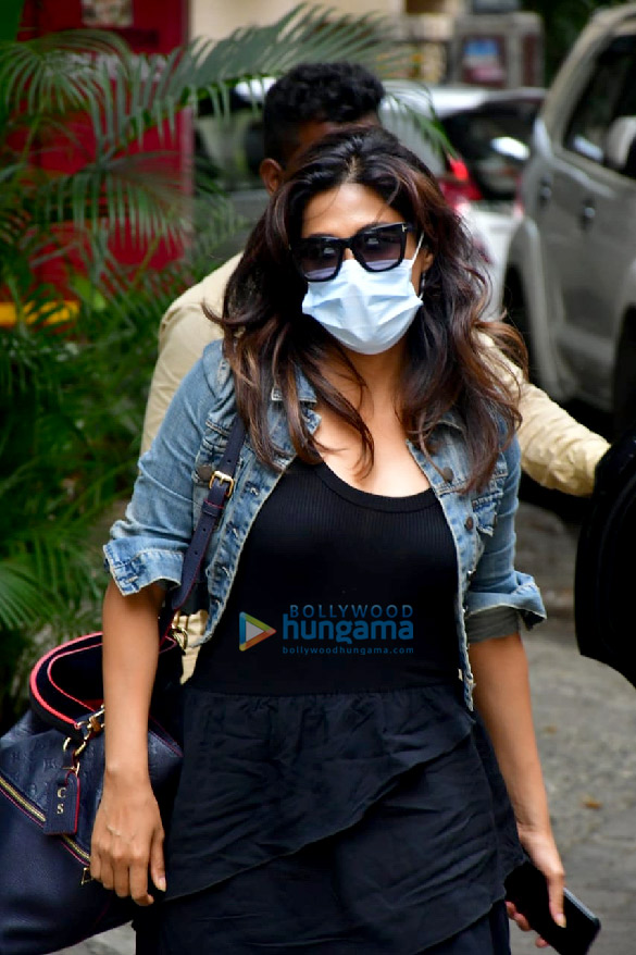 photos chitrangda singh spotted at a dental clinic in bandra 4
