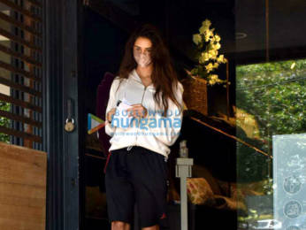 Photos: Disha Patani snapped at a store in Juhu