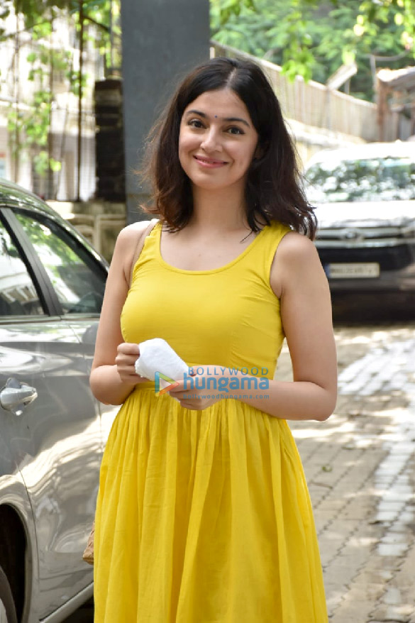 photos divya khosla kumar snapped at a dubbing studio in andheri 3