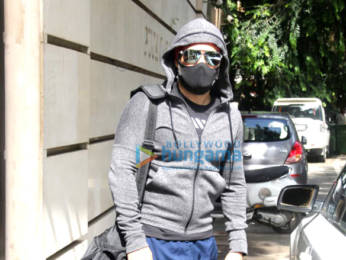 Photos: Emraan Hashmi spotted at the gym in Bandra