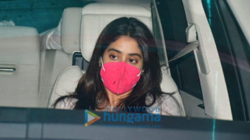 Photos: Janhvi Kapoor spotted at a clinic