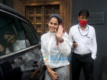 Photos: John Abraham and Genelia D'Souza spotted at the gym