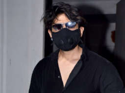 Photos: Kartik Aaryan snapped in Andheri
