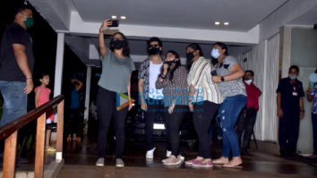 Photos: Kartik Aaryan snapped with his fans at his residence