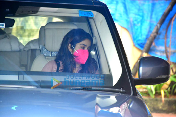 photos khushi kapoor and janhvi kapoor spotted at the pilates 6