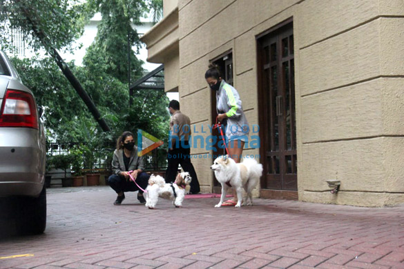 photos malaika arora and sophie choudry spotted in khar 3