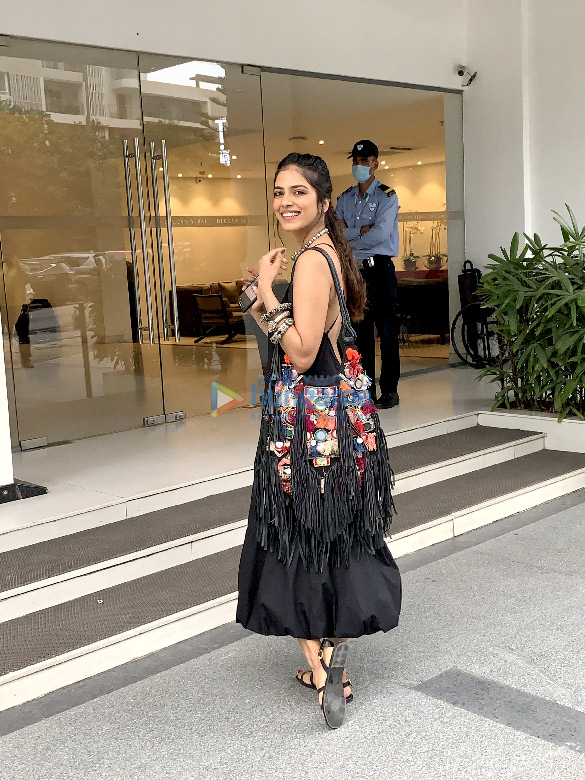 Photos: Malavika Mohanan spotted in Hyderabad post her shoot Photos: Malavika Mohanan spotted in Hyderabad post her shoot