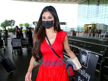 Photos: Mouni Roy, Ameesha Patel, Hansika Motwani and others snapped at the airport