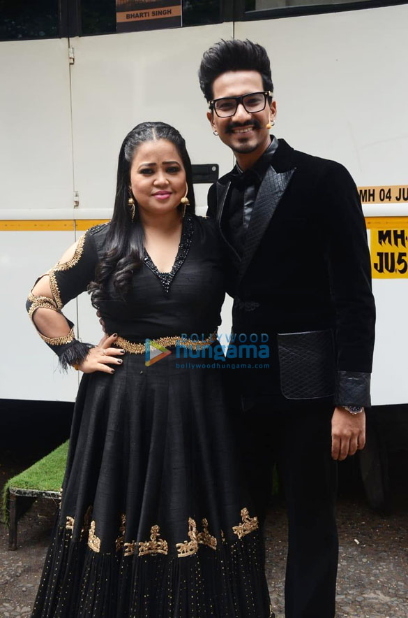 photos mrunal thakur bharti singh and haarsh limbachiyaa snapped at filmistan 2