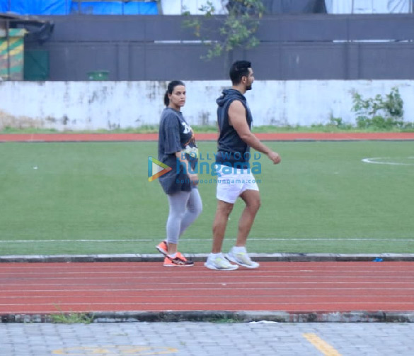 photos neha dhupia and angad bedi snapped in bandra 3