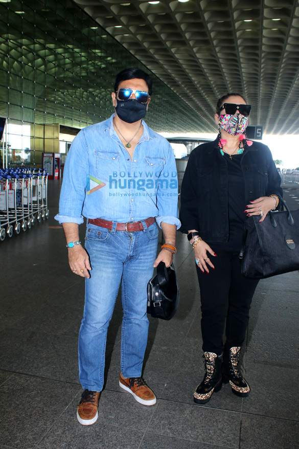 photos raai laxmi sonnalli seygall govinda with his wife snapped at the airport 4