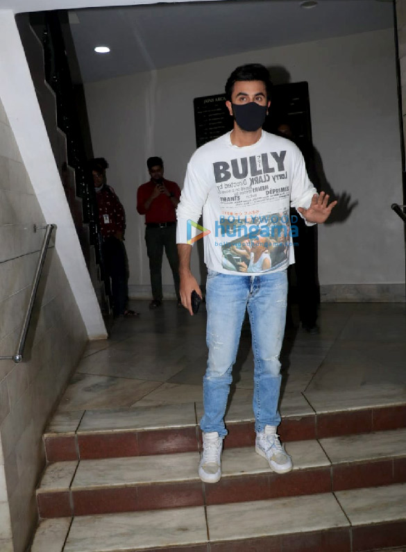 photos ranbir kapoor snapped at old dharma office in bandra 6