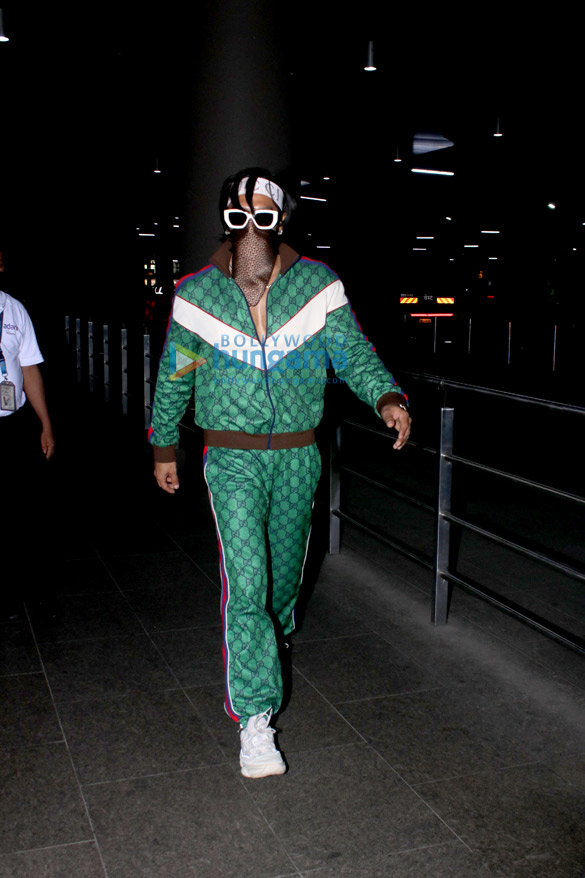 photos ranveer singh snapped at the airport 3 3