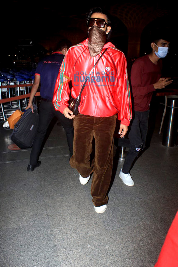 photos ranveer singh snapped at the airport 4 2
