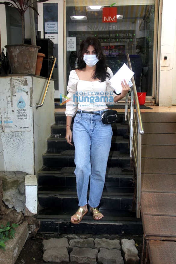 photos rhea chakraborty spotted at a clinic in bandra1