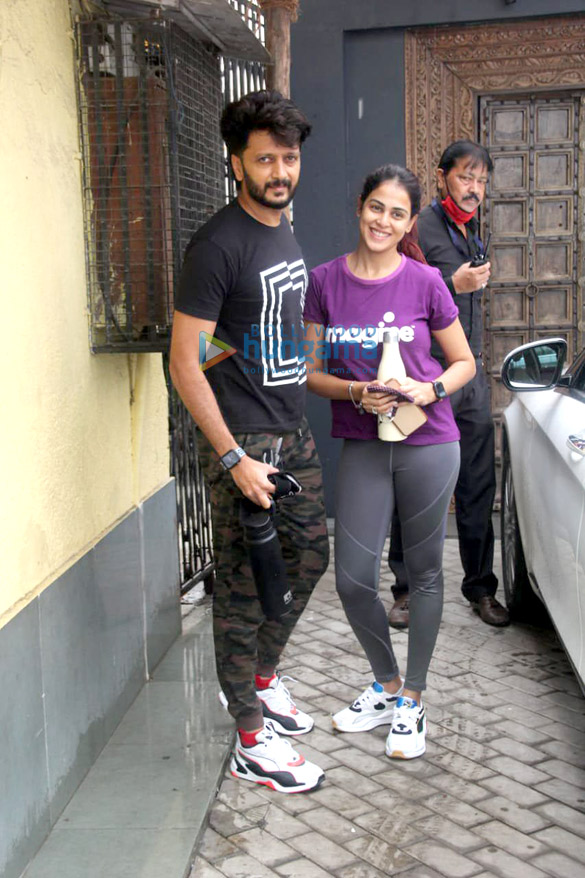 photos riteish deshmukh and genelia dsouza spotted at the gym 1 2