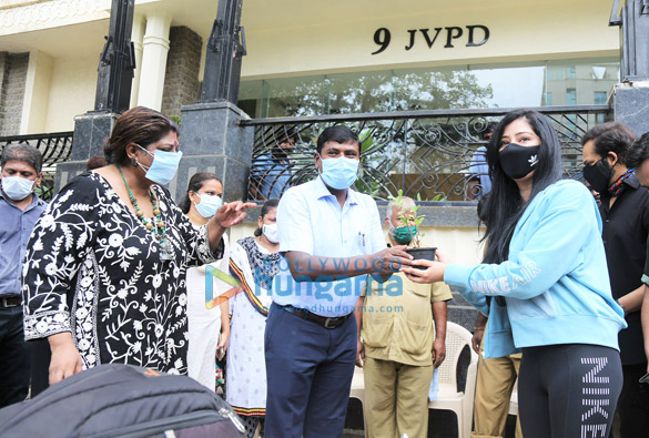 photos rohit shetty niharica raizada dr anusha srinivasan iyer and vishvas mote at bmcs be a tree parent mega vriksha campaign 5