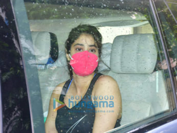 Photos: Sara Ali Khan and Janhvi Kapoor snapped at pilates studio