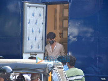 Photos: Shahid Kapoor spotted for a shoot in Bandra