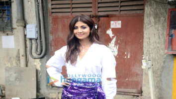 Photos: Shilpa Shetty snapped in Andheri after shoot