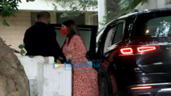 Photos: Sonam Kapoor Ahuja snapped in Bandra