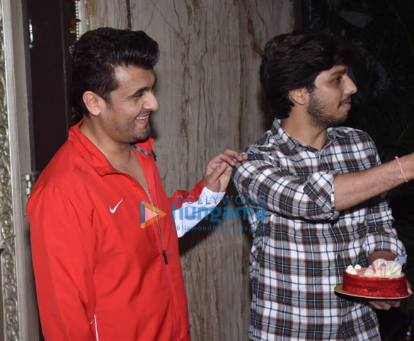 photos sonu nigam snapped at his birthday bash 6