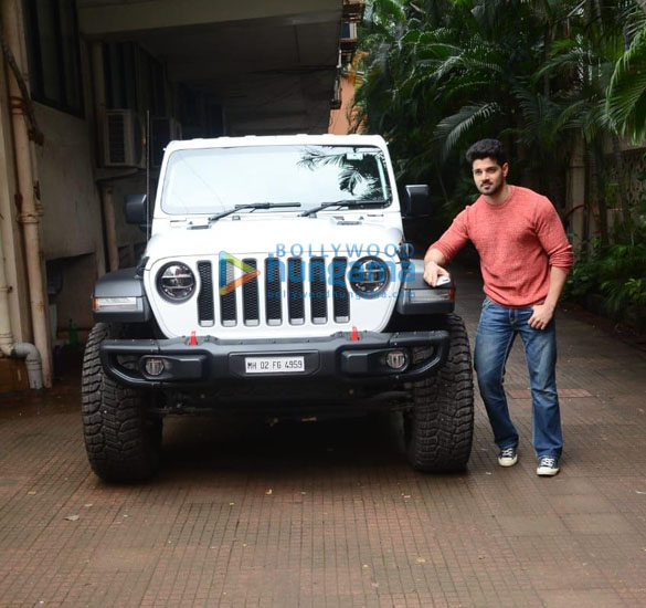 photos sooraj pancholi snapped in andheri 1